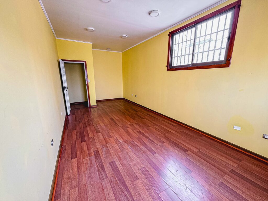 Oficina con 4 ambientes interiores en centro de La Serena | Construyela Propiedades, La Serena