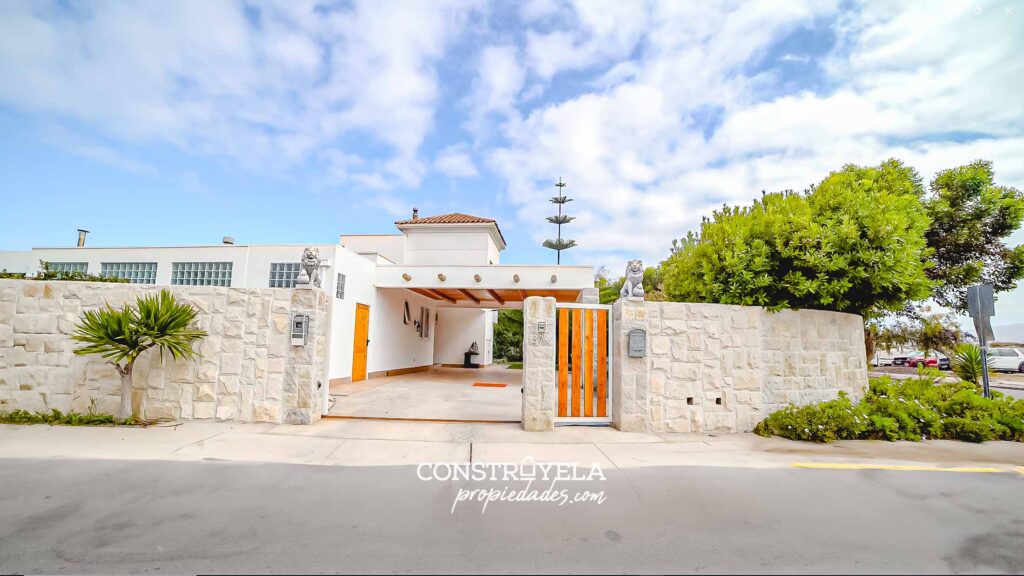 Cerca del campo de golf La Serena propiedad exclusiva